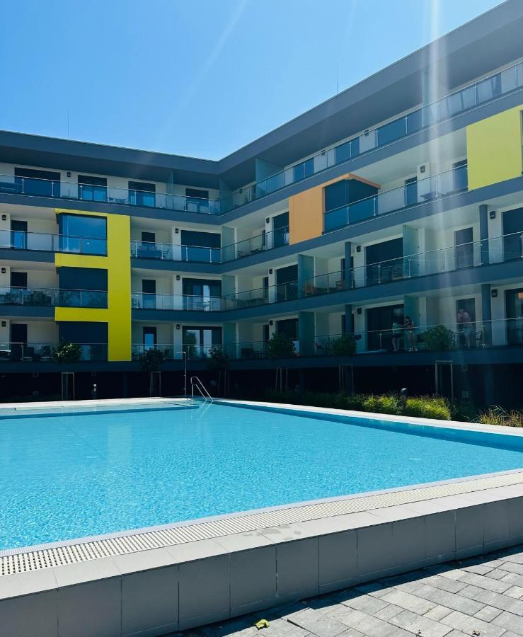 Medences Panoramas Balatom Apartman Siófok Exterior foto